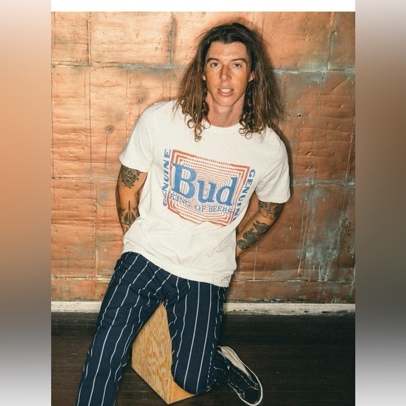 Junk Food Men's Budweiser Men Crew Neck Short Sleeve Printed T-Shirt, Psyche New - Picture 10 of 15